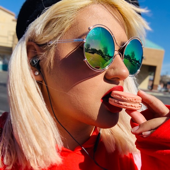 Meet your Posher, - Picture 3 of 6